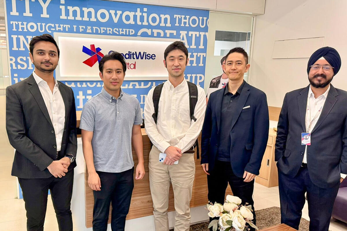 Credit Wise社にて